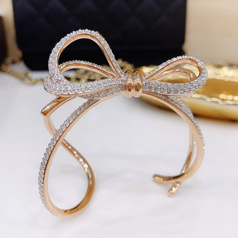 Rose gold bow bracelet